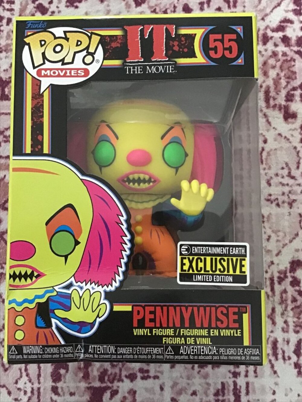 Funko Pop! It Pennywise Black Light Entertainment Earth Exclusive w/ Protector